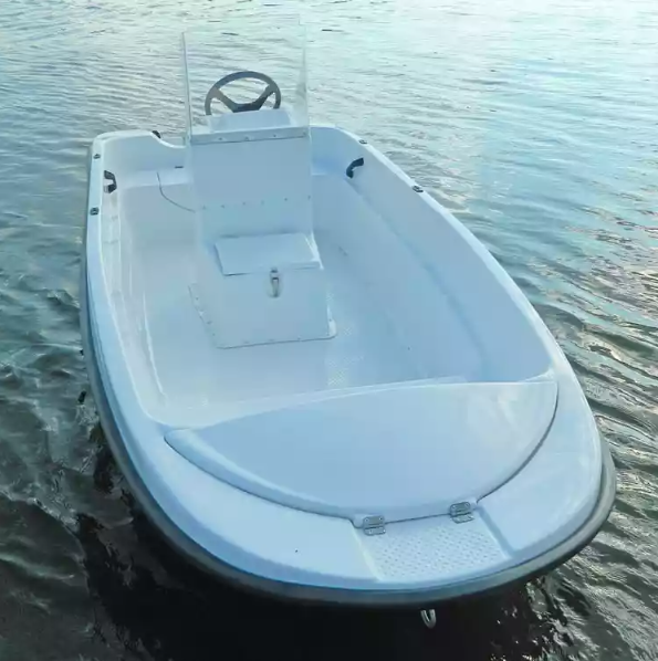 Стеклопластиковая лодка Пингвин с консолью (тримаран) в Балакове