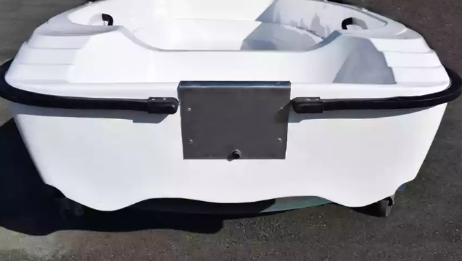 Стеклопластиковая лодка Пингвин (тримаран) в Балакове