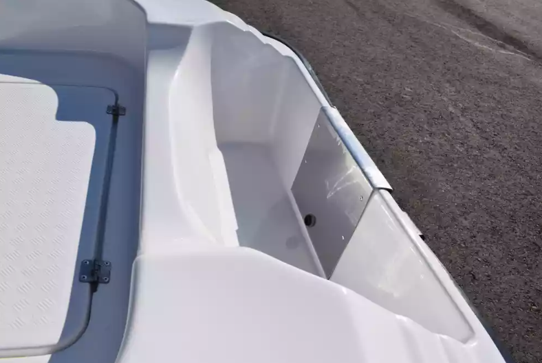 Стеклопластиковая лодка Пингвин (тримаран) в Балакове