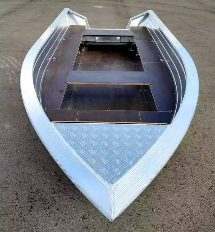 Алюминиевая лодка Неман-400 в Балакове