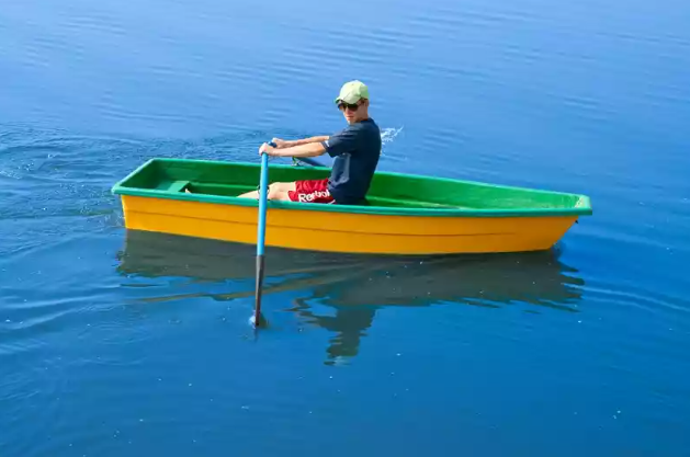 Стеклопластиковая лодка Малютка в Балакове