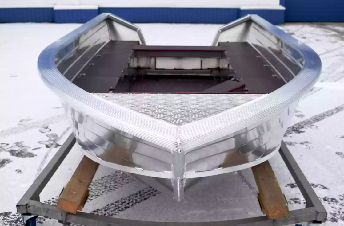 Алюминиевая лодка Неман-400 в Балакове