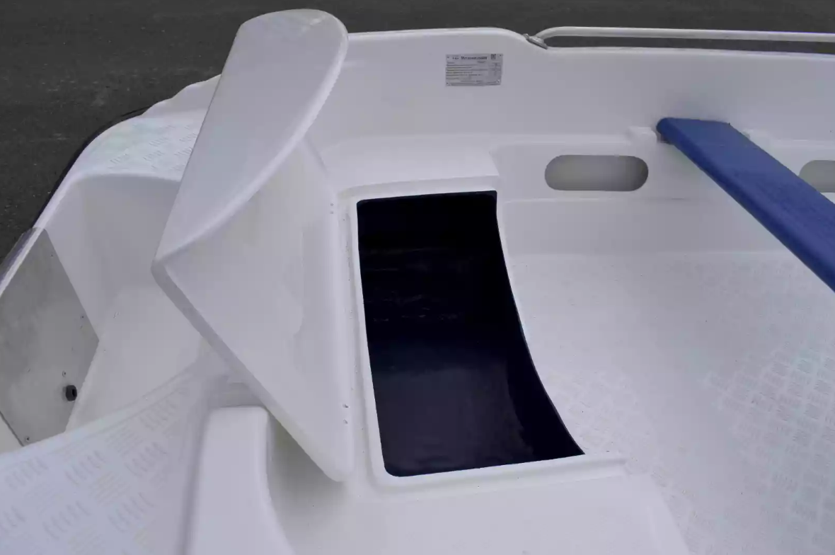 Стеклопластиковая лодка Пингвин New (тримаран) в Балакове