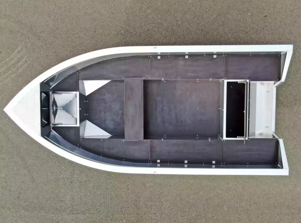 Алюминиевая лодка  Неман-420 в Балакове