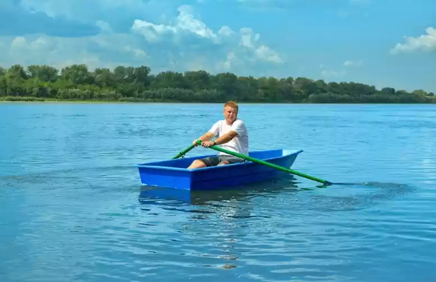 Стеклопластиковая лодка Малютка в Балакове