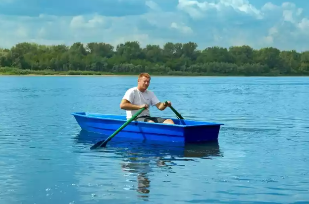 Стеклопластиковая лодка Малютка в Балакове