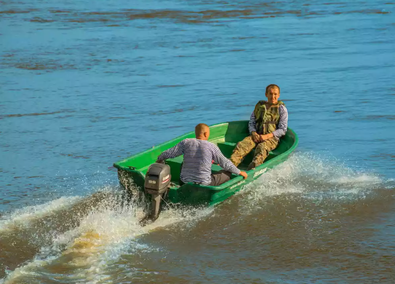 Стеклопластиковая лодка Neman-340 (тримаран) в Балакове