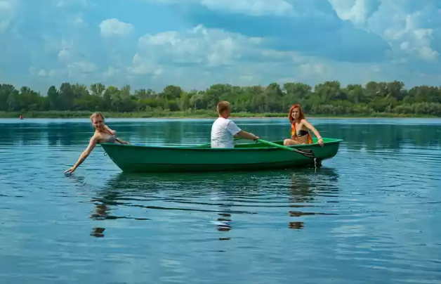 Стеклопластиковая Лодка Голавль в Балакове