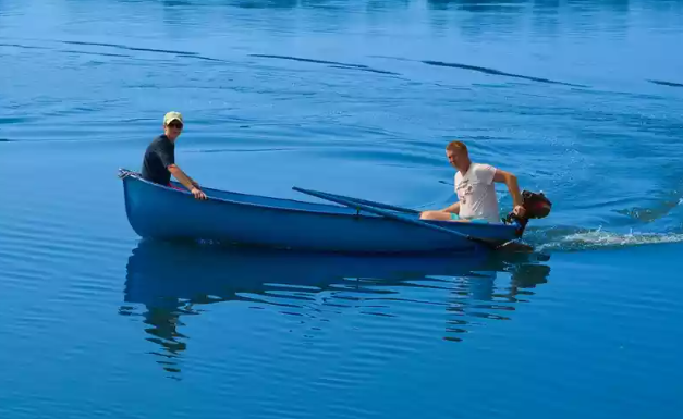 Стеклопластиковая лодка Омуль в Балакове