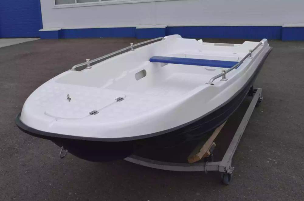 Стеклопластиковая лодка Пингвин New (тримаран) в Балакове