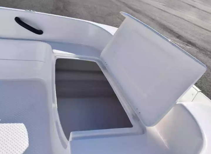 Стеклопластиковая лодка Пингвин (тримаран) в Балакове