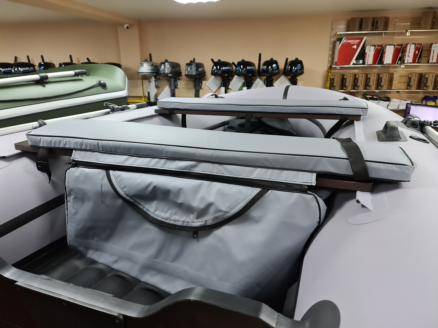 КОМПЛЕКТ МЯГКИХ НАКЛАДОК С СУМКОЙ ДЛЯ ЛОДОК 90Х20 СЕРЫЙ в Балакове