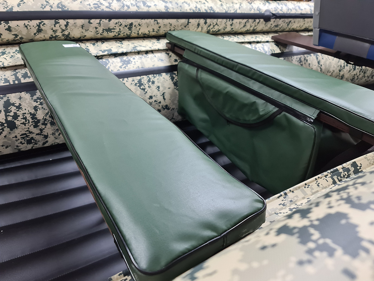 КОМПЛЕКТ МЯГКИХ НАКЛАДОК С СУМКОЙ ДЛЯ ЛОДОК 80Х20 ЗЕЛЕНЫЙ в Балакове