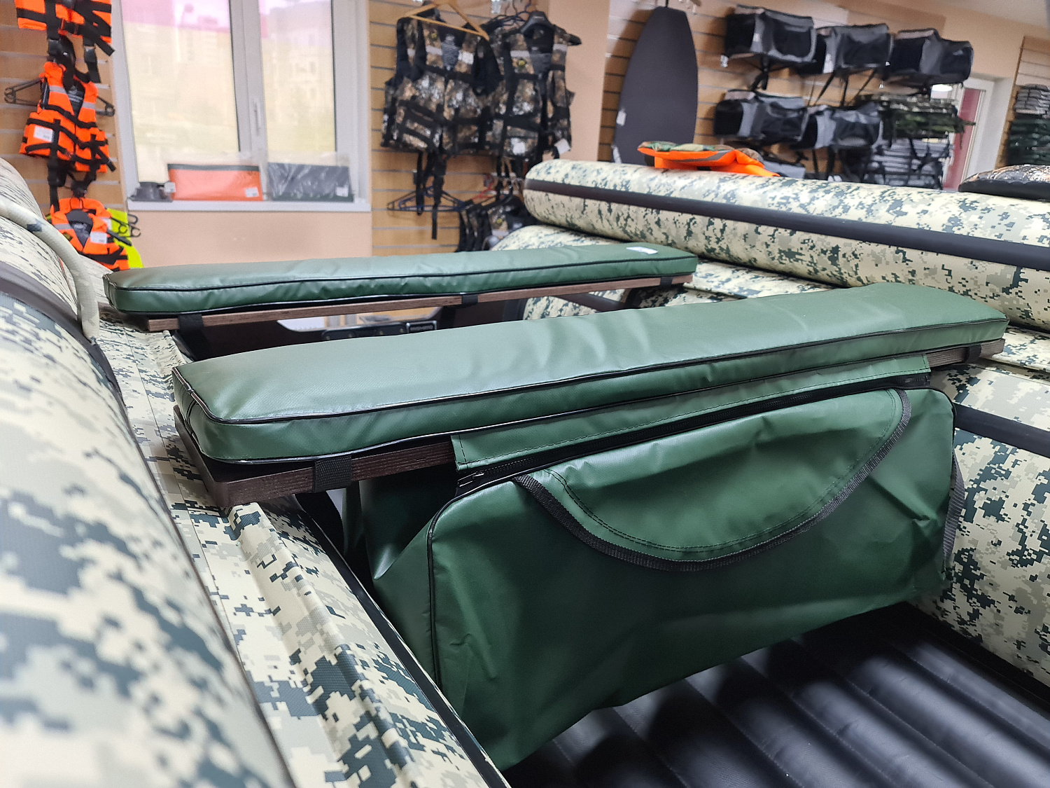 КОМПЛЕКТ МЯГКИХ НАКЛАДОК С СУМКОЙ ДЛЯ ЛОДОК 80Х20 ЗЕЛЕНЫЙ в Балакове